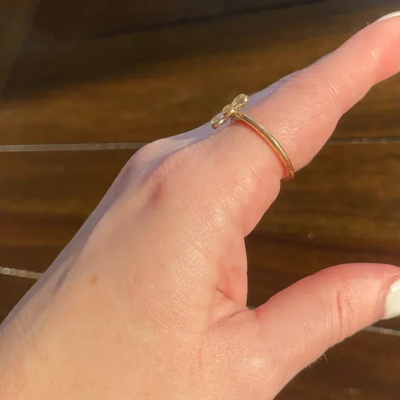 Coach Gold Flower Ring - Picture 4 of 5